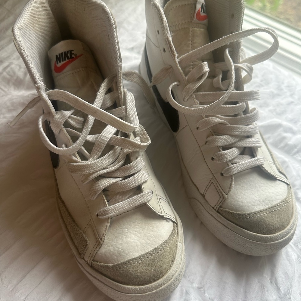 Nike White and Gray with Black Swoosh High-Top Sneakers size 7Y